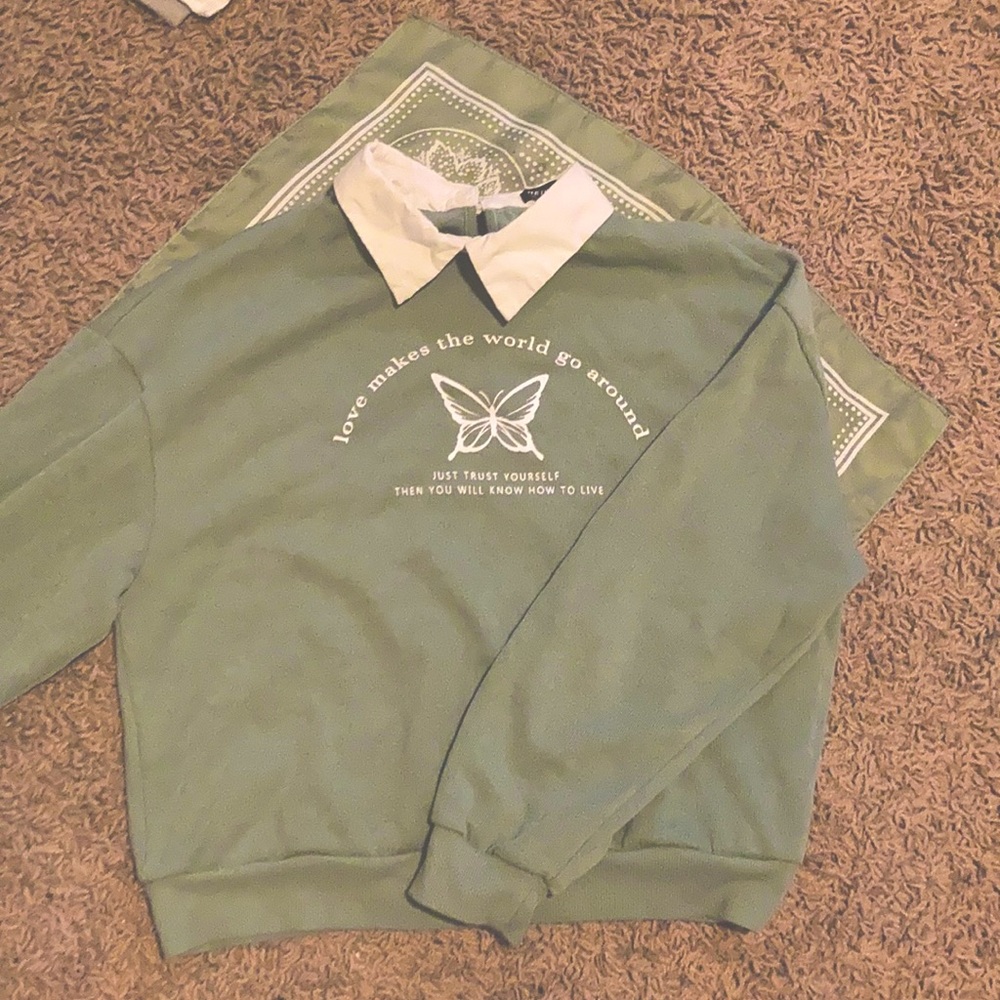 Mint Green Collared Sweater. White Collar. Size Medium.